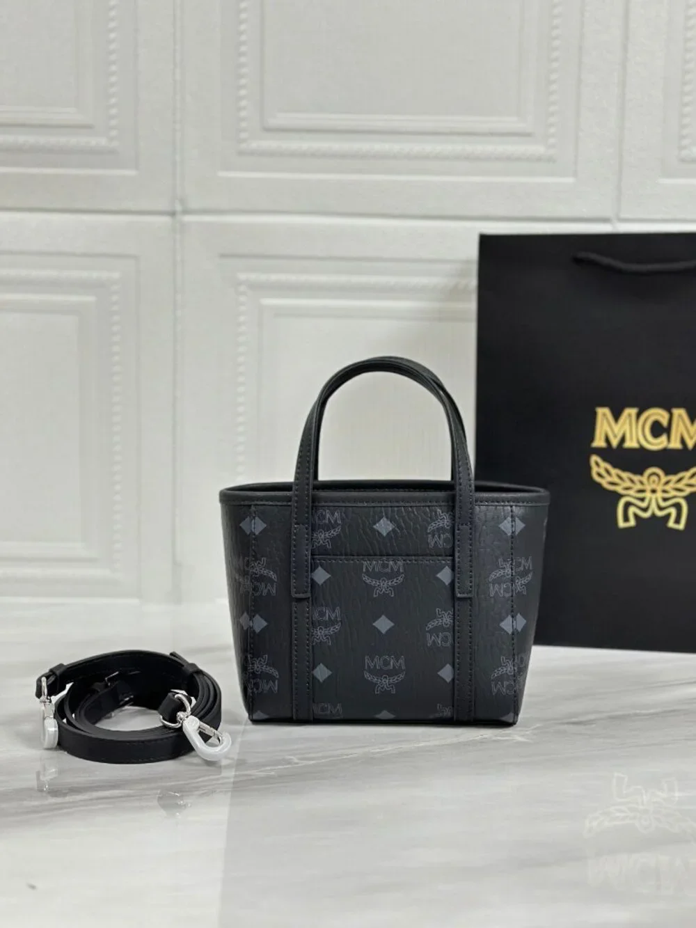MCM Tote Bag - Picture 4 of 6